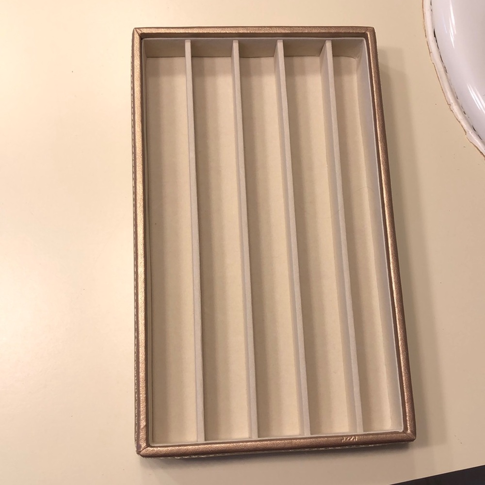 Jewelry holder